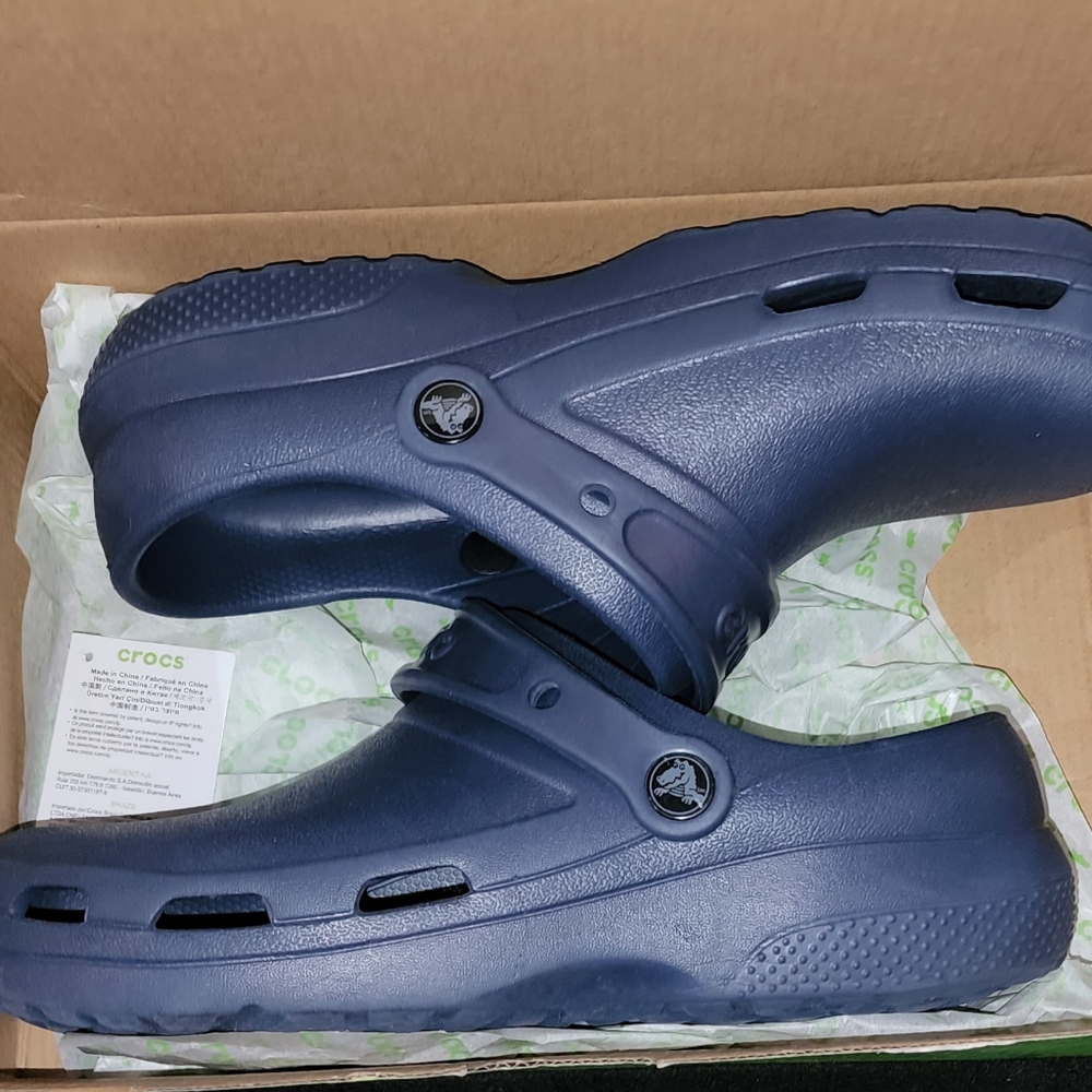 Crocs - Picture 3 of 6